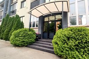 комерційна за адресою Щаслива вул., 38