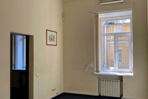 комерційна за адресою Богдана Хмельницького вул., 42