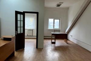 комерційна за адресою Петра Панча вул., 18