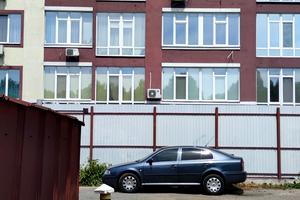 комерційна за адресою Академіка Писаржевського вул., 8