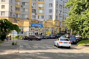 комерційна за адресою вул. Краснова Миколи, 17