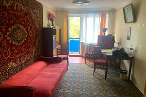 квартира за адресою Тролейбусна вул., 10