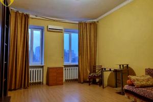 квартира за адресою Тополина вул., 18/1