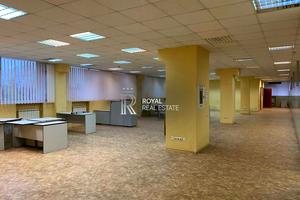 комерційна за адресою Біличанська вул., 44а