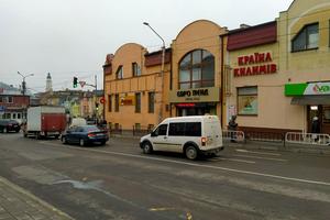коммерческая по адресу Лесі Українки ул., 14