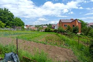 участок по адресу Світанкова ул.