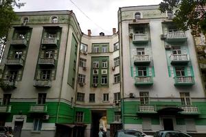 комерційна за адресою лютеранська, 4