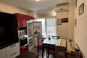 квартира за адресою Середня вул., 24 к3