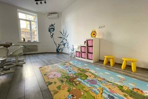 комерційна за адресою Боголюбова вул., 42