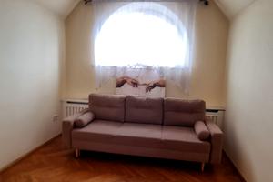 дом по адресу с. Петропавловская борщаговка, Каштановая ул.