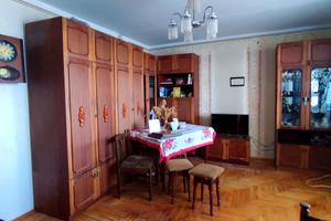 квартира за адресою Набережна