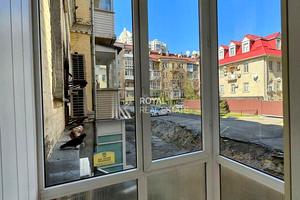коммерческая по адресу Саксаганского ул., 104