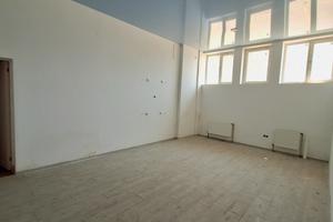 комерційна за адресою Парусна вул. (Героїв Сталінграду), 20