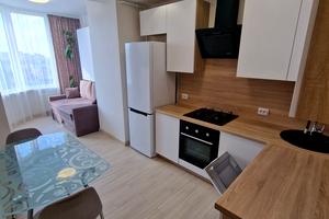 квартира за адресою Братська вул., 12