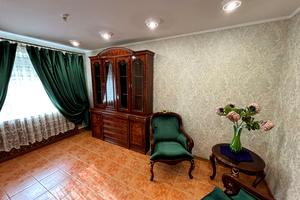 коммерческая по адресу Леси Украинки бульв., 10-А