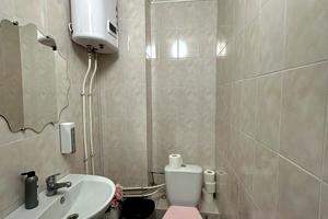 комерційна за адресою Київ, Дарницький бульв., 8