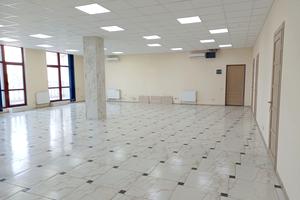 комерційна за адресою Івана Луценка пров., 17/19