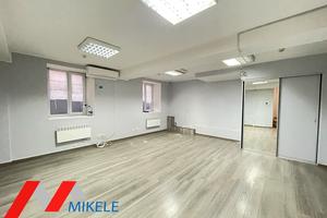 комерційна за адресою Почайнинська вул., 45