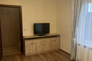 дом по адресу київська, 104