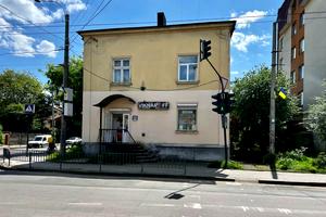 комерційна за адресою Степана Бандери вул., 20