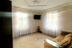 будинок за адресою Центральна, 8