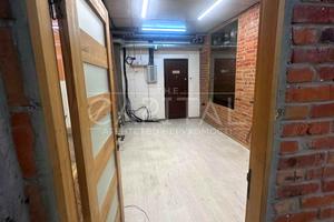 комерційна за адресою Соляна вул., 17