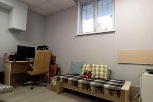 комерційна за адресою Магазинова вул., 8