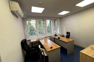 комерційна за адресою В'ячеслава Чорновола вул., 20