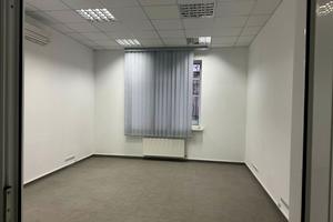 комерційна за адресою Генерала Миколи Юнаківа вул., 9б