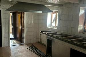коммерческая по адресу пгт. Куты, Площа Шевченка, 1А