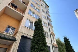 квартира по адресу Строителей ул., 30