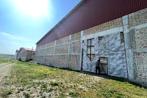 коммерческая по адресу Центральна, 8