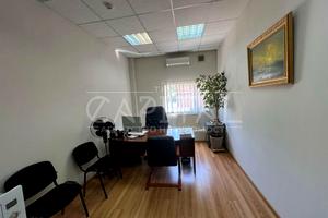 комерційна за адресою Ямська вул., 72