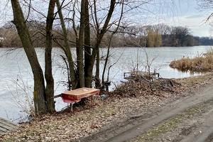 участок по адресу пгт. Шаровка, Набережна