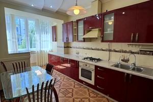 квартира по адресу Строителей ул., 30