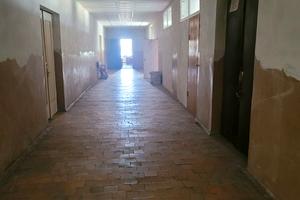 комерційна за адресою Киргизька вул., 15