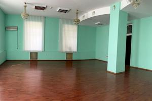 комерційна за адресою Степана Чобану вул. (Добровольського), 1