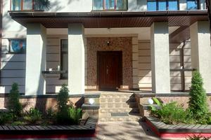 будинок за адресою Жовтнева