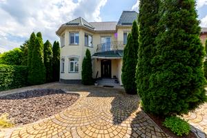 будинок за адресою Грушевського вул.