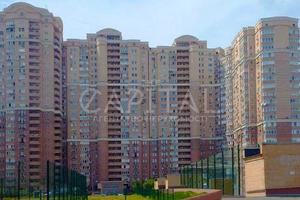 комерційна за адресою Голосіївська вул., 13