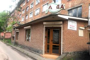 комерційна за адресою Зарічанська вул., 14а