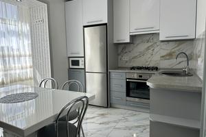 квартира за адресою Макогона вул., 25