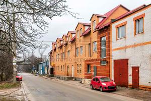 комерційна за адресою Робоча вул., 2А