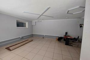 комерційна за адресою Середньофонтанська вул., 19г
