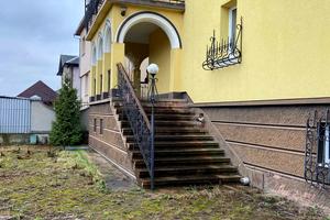 будинок за адресою лугова, 36