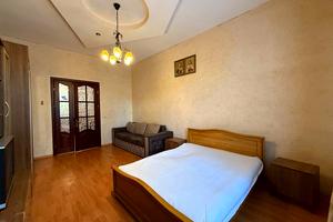 квартира за адресою Гайдамацька вул., 3