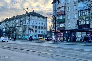 комерційна за адресою Ялтинська вул., 8