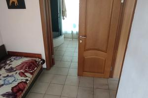 будинок за адресою Дніпроводська вул.