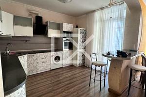 квартира за адресою Регенераторна вул., 4 к3