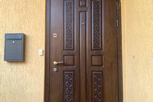 комерційна за адресою Братів Міхновських вул. (), 37а